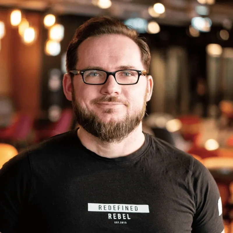 Łukasz Koszela, CEO at Flownally